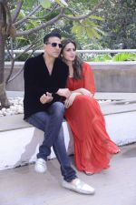 Huma Qureshi, Akshay Kumar at Jolly LLB 2 photo shoot on 30th Jan 2017